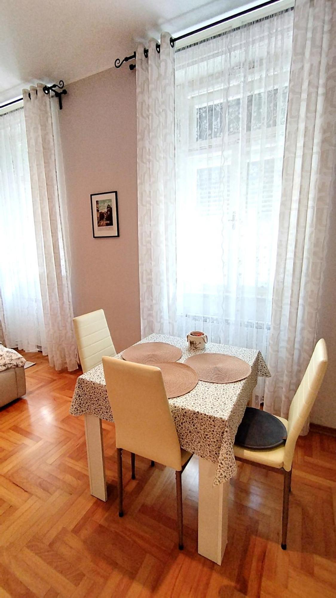 Lavender - City Room With Free Parking Pula Luaran gambar