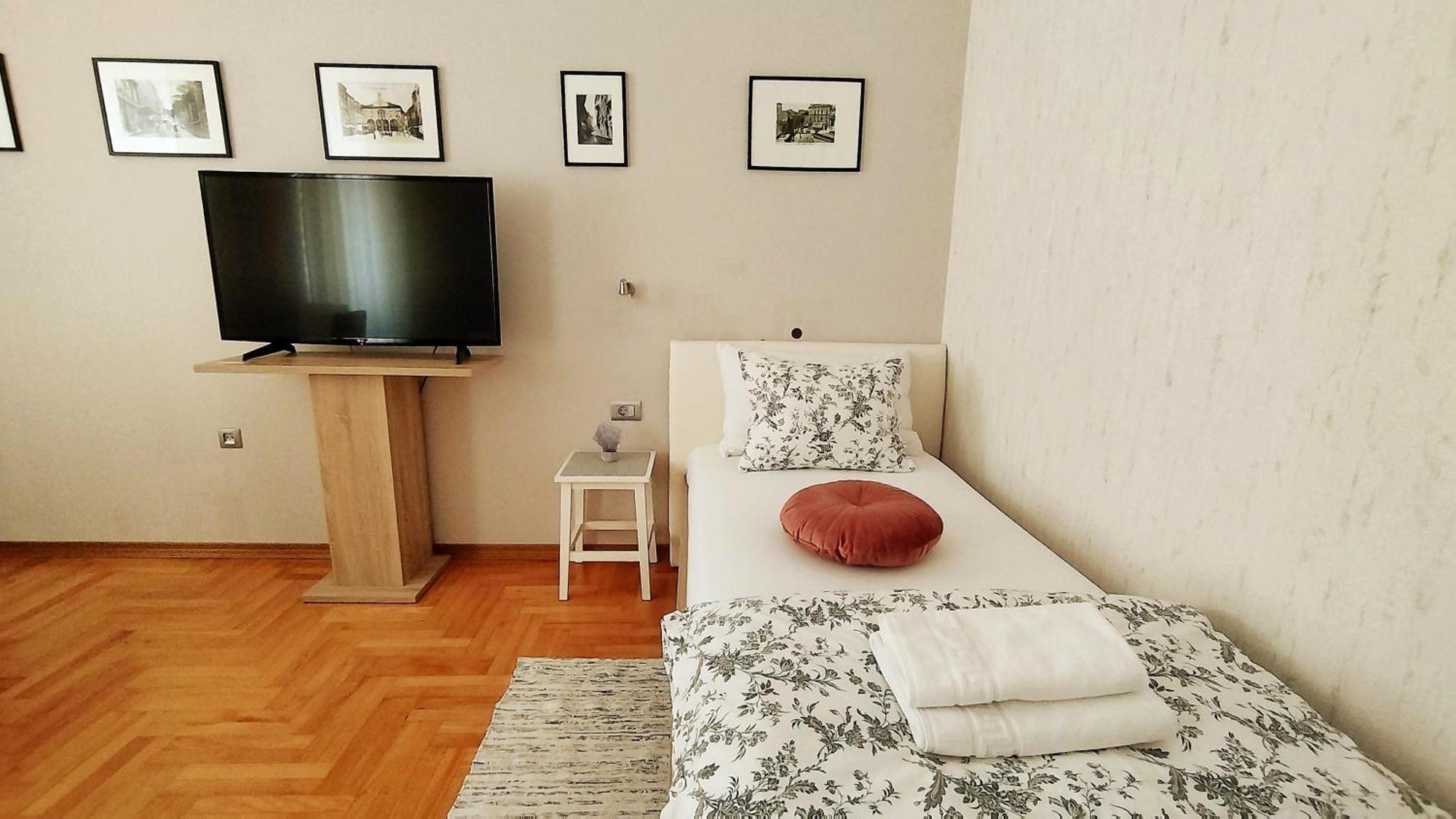 Lavender - City Room With Free Parking Pula Luaran gambar
