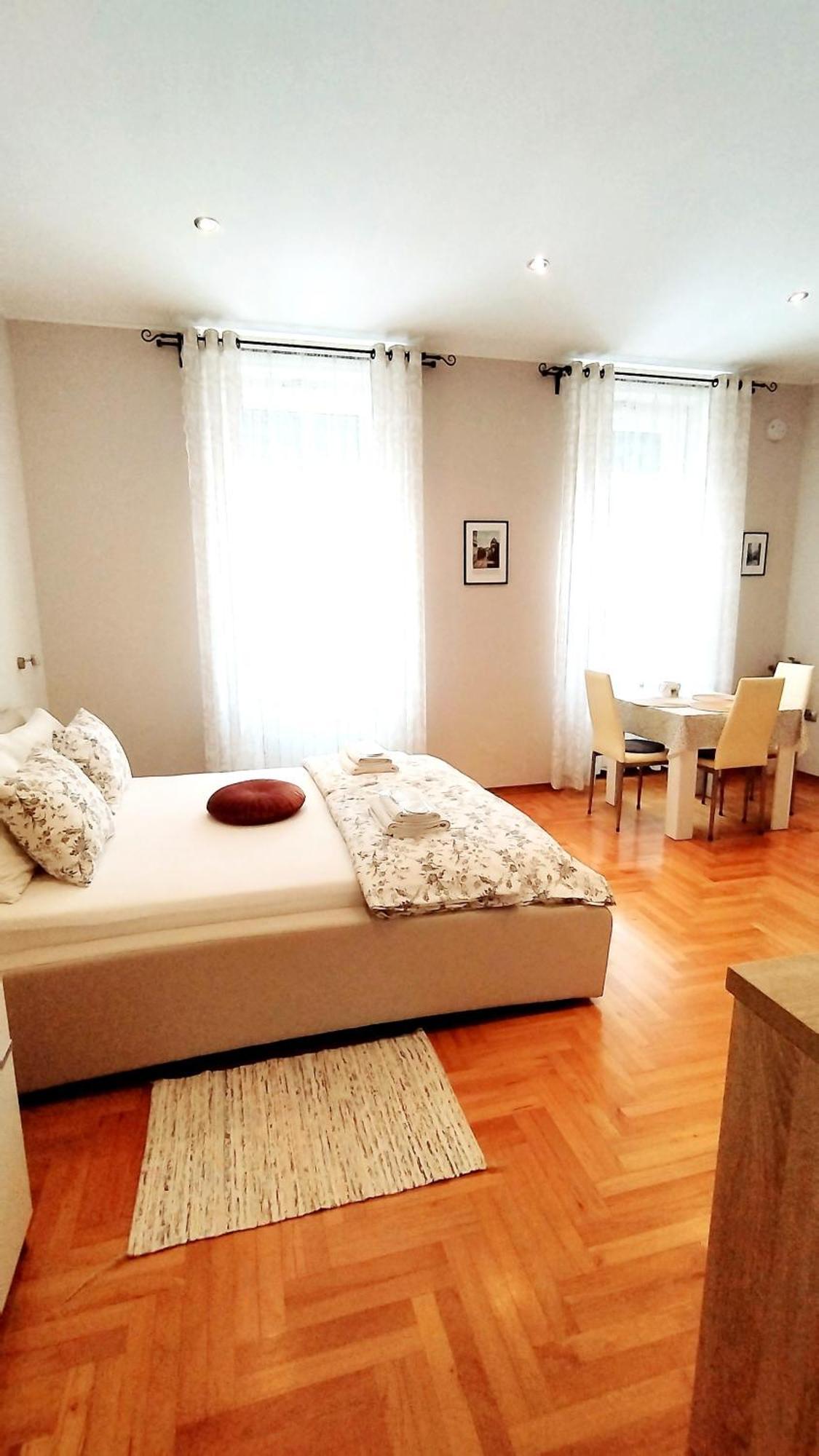 Lavender - City Room With Free Parking Pula Luaran gambar