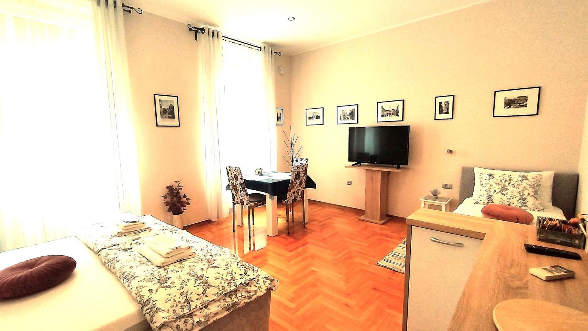 Lavender - City Room With Free Parking Pula Luaran gambar